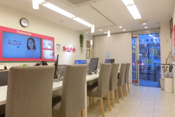 株式会社Best com ホームメイトFC泉佐野駅前店の店内の様子